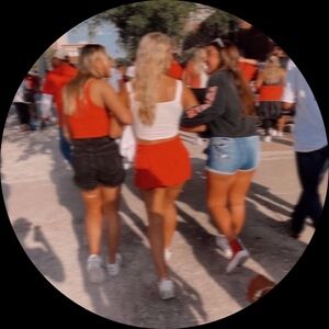 Meet your Posher, Brooke